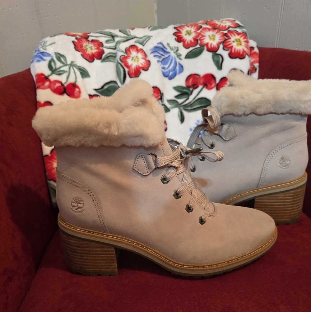 Timberland Women's Sienna High Waterproof Mid Hiker boots.